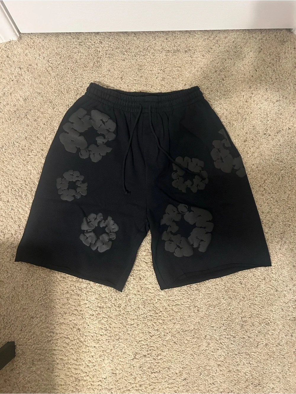 Men's Black Floral-Print Athletic Drawstring Shorts